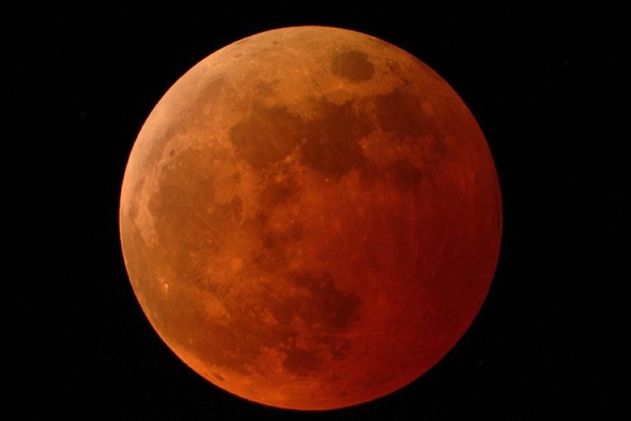 An image of a lunar eclipse